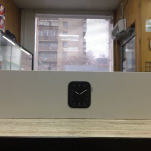 Смарт часы Apple Watch S5 40mm White Sport Band